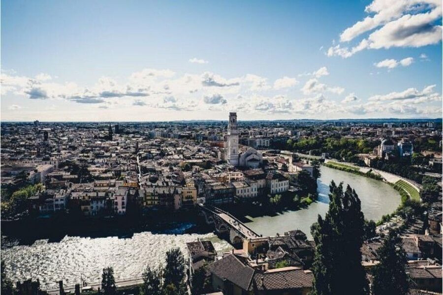 Verona: Highlights and Hidden Gems Walking Tour - Start with Piazza Bra and the Roman Arena