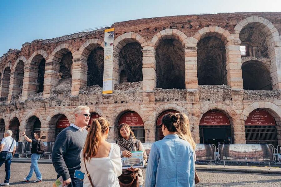 Verona: Highlights Walking Tour with Arena Priority Access - Juliet’s balcony and the Verona legend