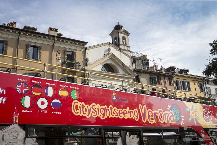 Verona: Hop-on Hop-off Tour 24 or 48-Hour Ticket - Make the hourly schedule work for you
