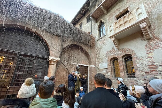 Verona Small Group Walking Tour with Cable Car and Arena Tickets - Who should book this Verona walk?