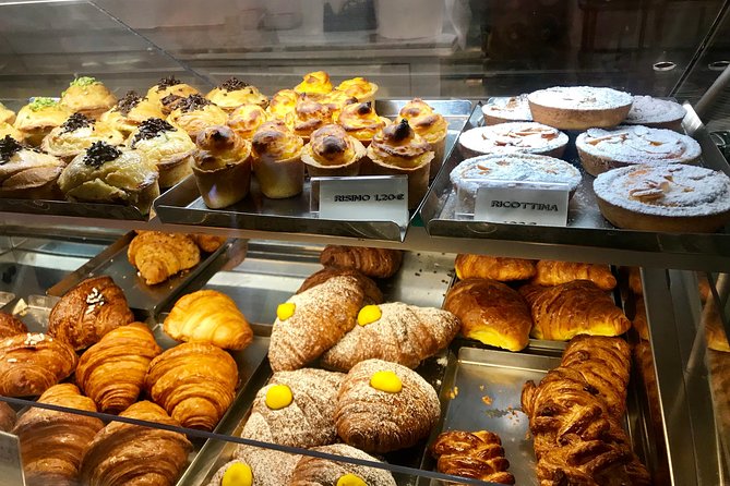 Verona walking tour:food, wine, legends, lunch/dinner & cable car - From side streets to Juliet’s balcony